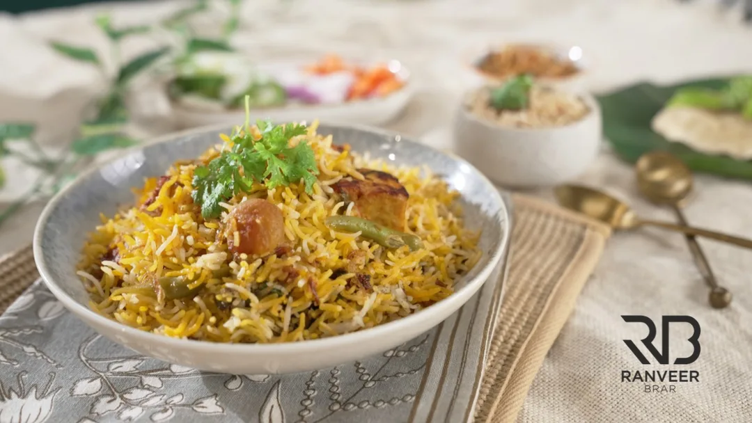Post #7: Paneer Dum Biryani | पनीर & आलू की मज़ेदार वेज बिरयानी | Kolkata style Veg Biryani