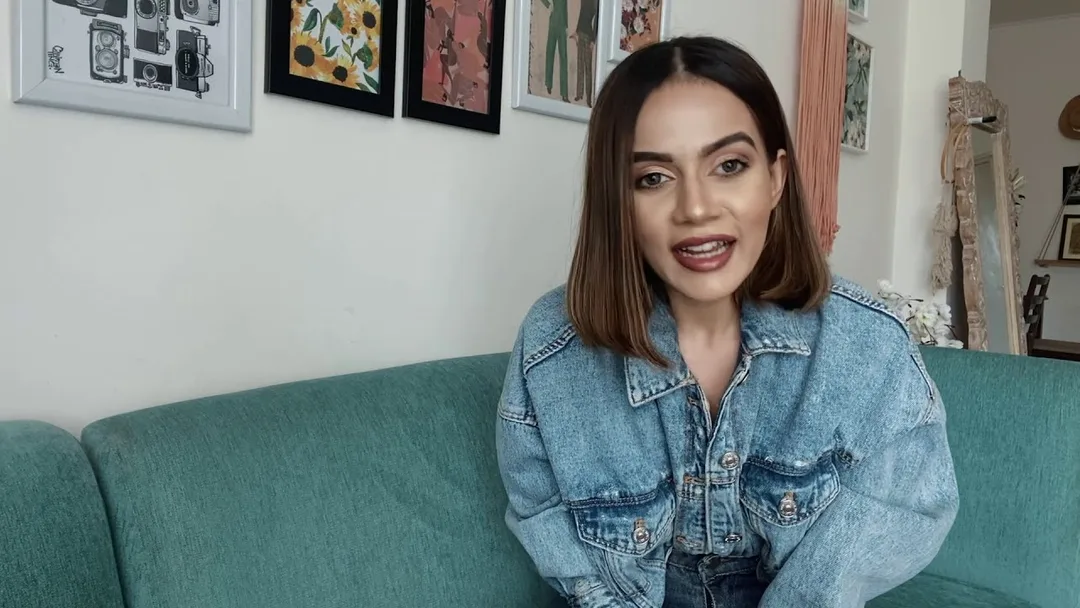 Post #4: 5 Ways To Style Your Blue Jeans (Out of BASICS)
I put together 5 ways I would definitely style my jeans and so could yo