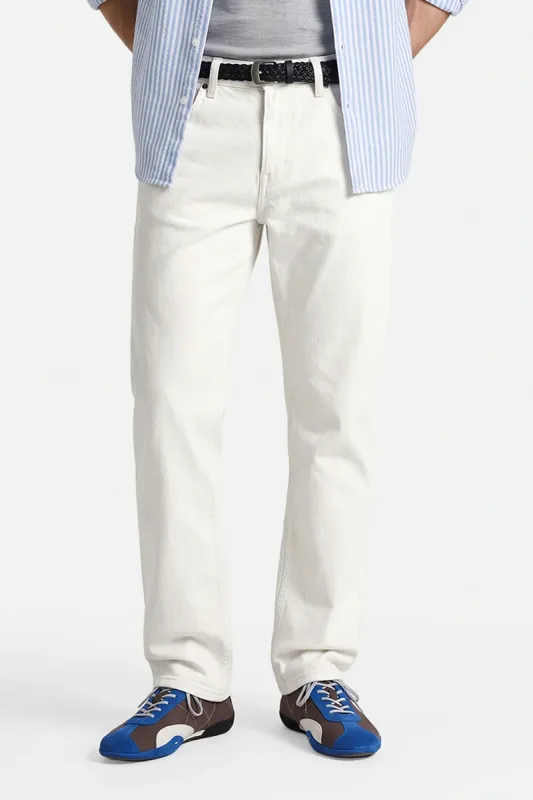 Post #3: Finding the right fit is half the battle 👖 Relaxed trousers, straight jeans & cargos that pair with everything.